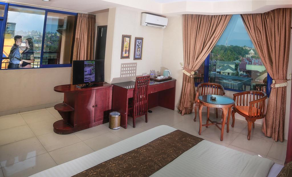 Grand Hotel Jambi Eksteriør bilde