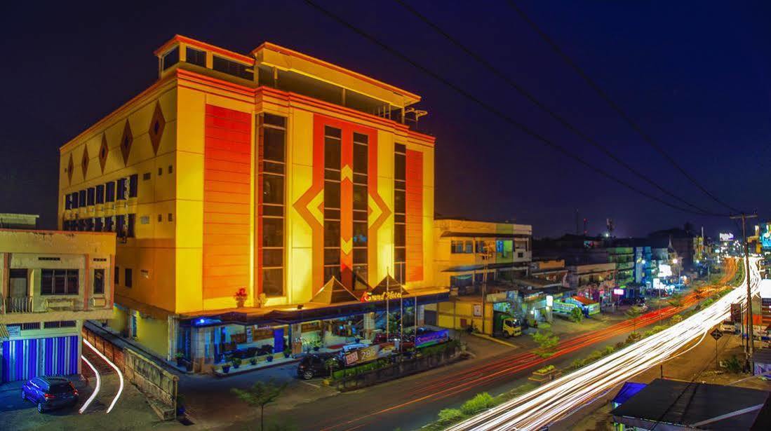 Grand Hotel Jambi Eksteriør bilde