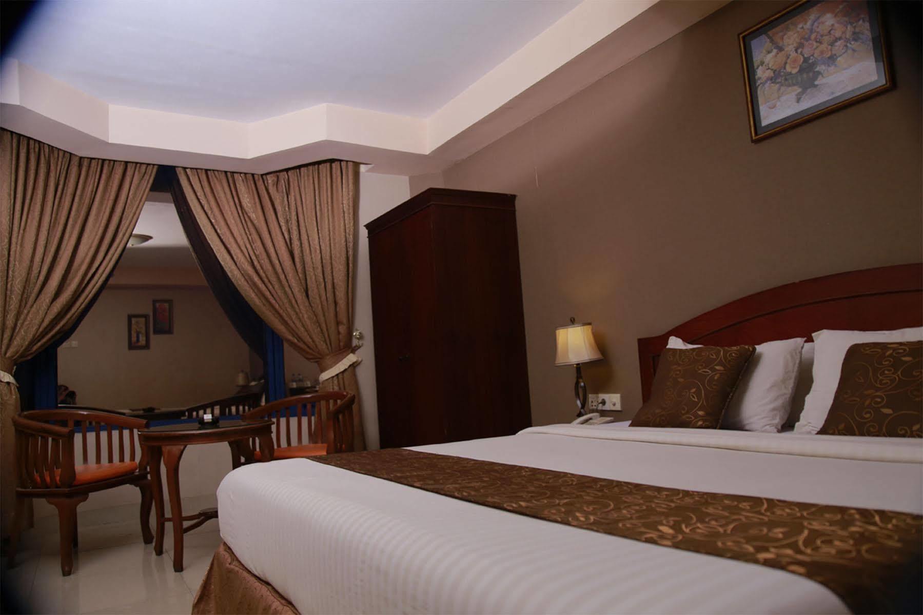 Grand Hotel Jambi Eksteriør bilde